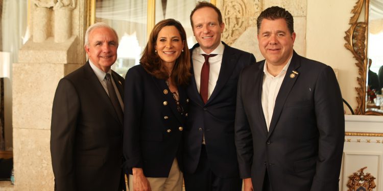 Peter Nowocien with Special Guests