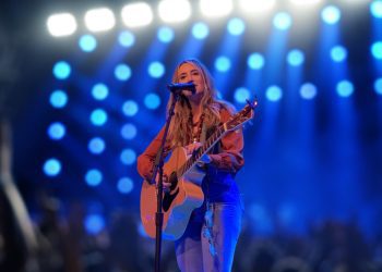 Lainey Wilson net worth