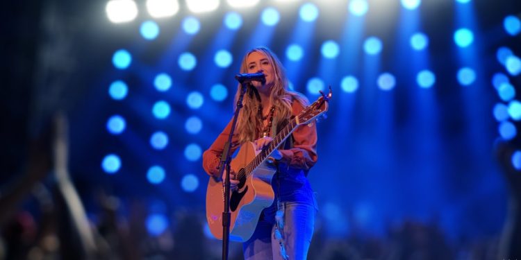 Lainey Wilson net worth