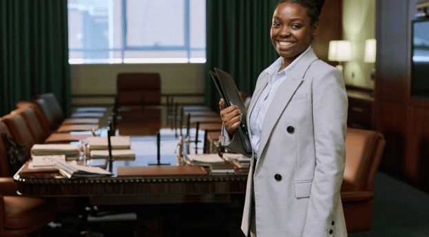 From investment to interactive platforms: how digital design influences the financial world