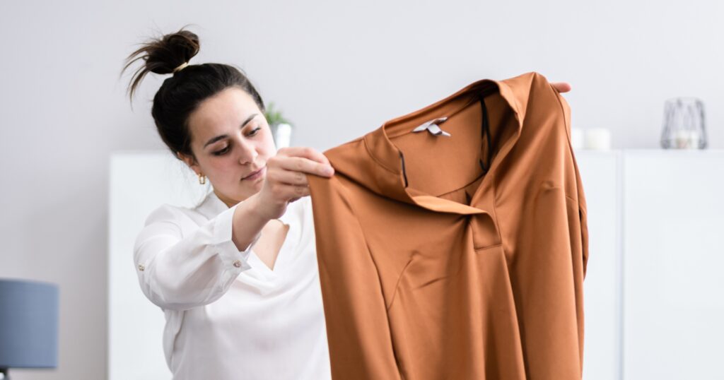 fashion mistakes that make outfits look outdated