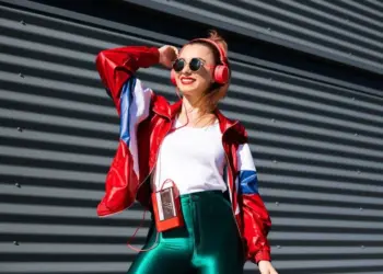 fashion trends inspired by 90s aesthetics