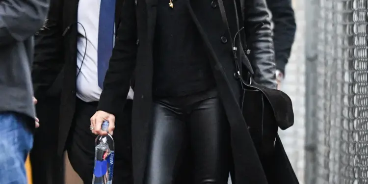 how to transition outfits from day to night