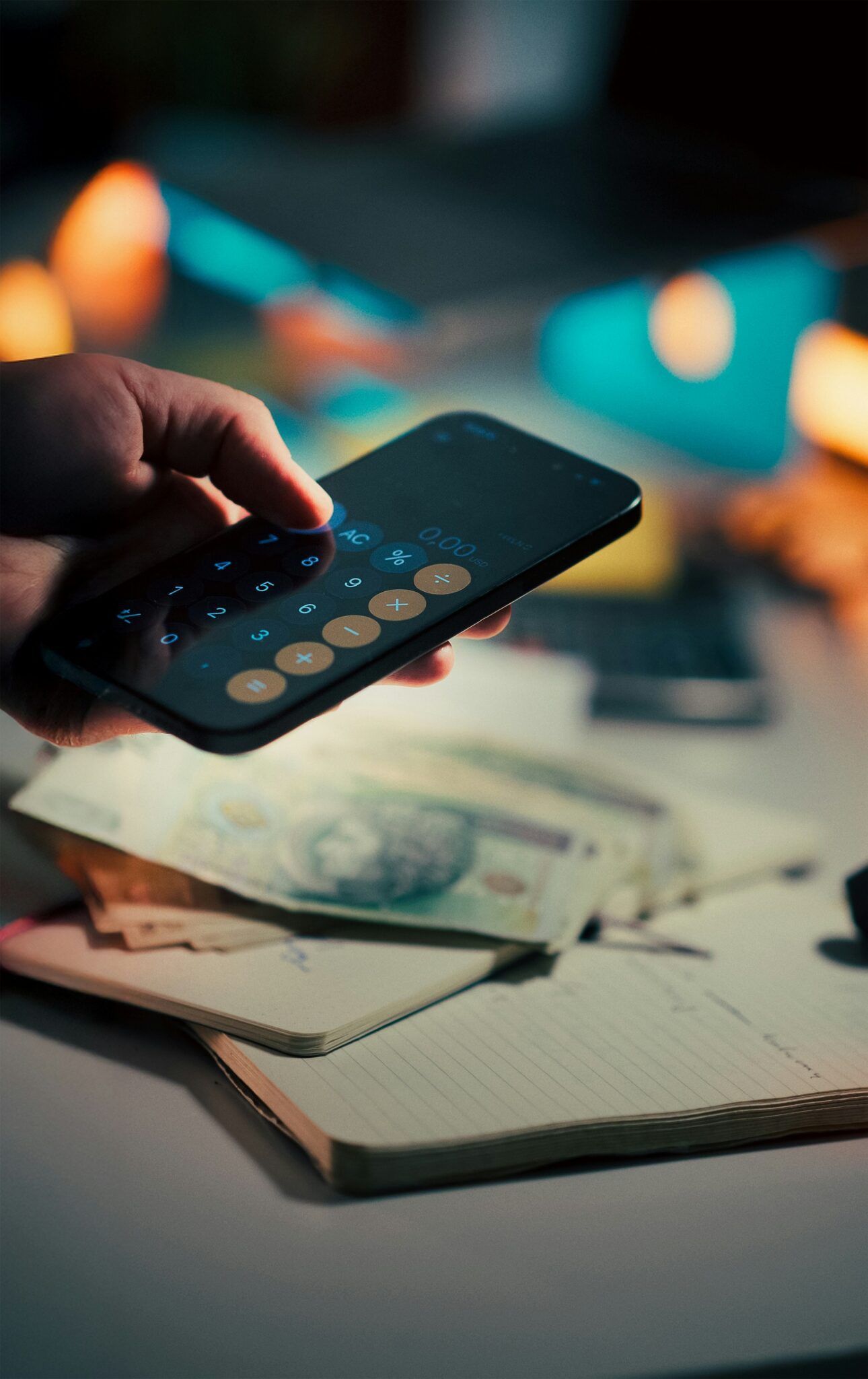 jakub zerdzicki SQMKCU7m0Lw unsplash scaled » Visuelle Werkzeuge und moderne Finanzwelt: Design und seine Auswirkungen auf die Erklärung...