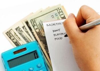 How to track expenses effectively every month