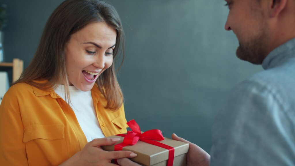 6 Smart Ways Gift Lists Reduce Financial Waste