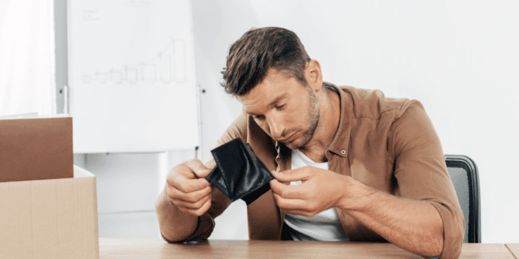 how to track expenses and control overspending habits