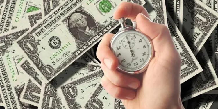 simple financial habits that build wealth over time