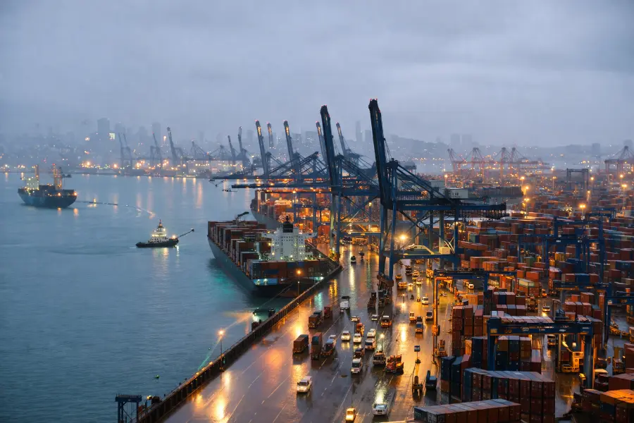 How Investors Can Navigate Global Trade Disruptions in 2026