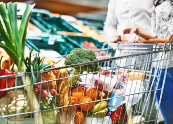 tips for saving money on groceries and monthly bills