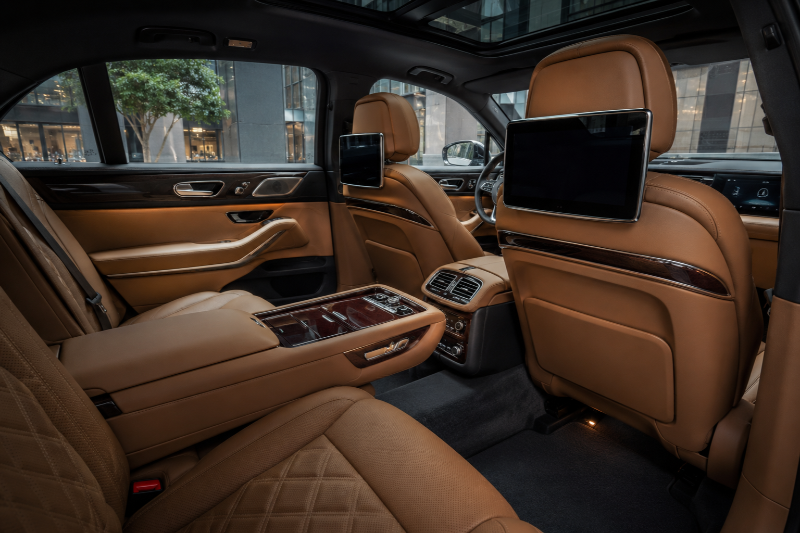 Features That Define True Luxury in Cars (2026 Edition)