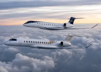 Gulfstream G700 vs Bombardier Global 8000 Ultimate Jet Battle