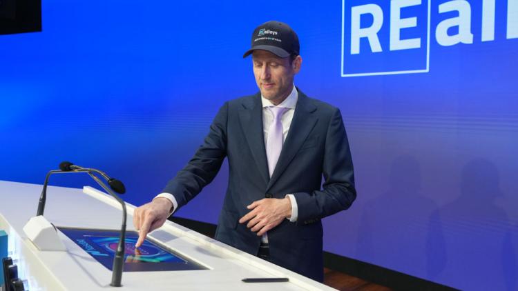 REalloys CEO Rings The Closing Bell at NASDAQ