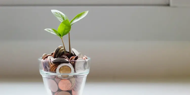 how to build wealth from nothing in your 20s