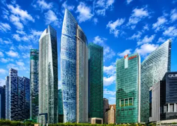 Why Singapore Commercial Real Estate Appeals to Billionaire Investors