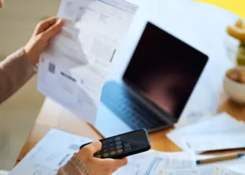 how to stop living paycheck to paycheck