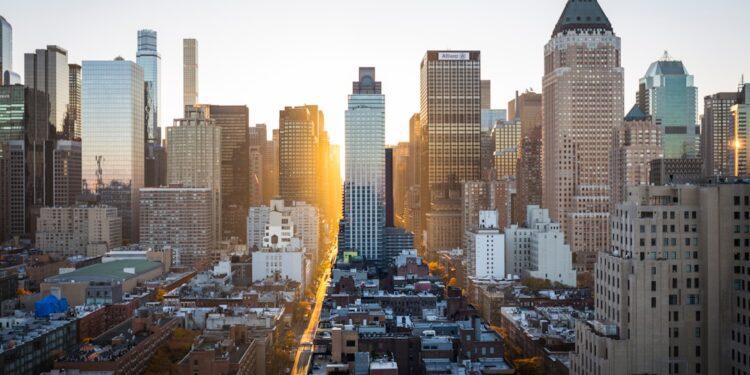 New York City real estate agents Manhattan luxury skyline