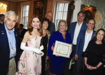 JUNE 24: Andy Sabin, Jean Shafiroff, Kimberly Goff, Steven Grapstein, Rebecca Seawright, Ray Iwanowski, Greg Lippmann, Diana Aceti and Frank Quevedo attend Jean Shafiroff Hosting Cocktail Party In Honor Of The South Fork History Museum on June 24, 2026. (Photo by Paul Bruinooge/PMC/PMC) *** Local Caption *** Andy Sabin;Jean Shafiroff;Kimberly Goff;Steven Grapstein;Rebecca Seawright;Ray Iwanowski;Greg Lippmann;Diana Aceti;Frank Quevedo