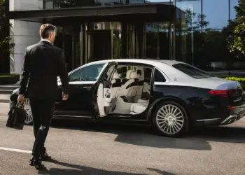 Why Global Executives Choose Mercedes-Maybach for Comfort and Privacy