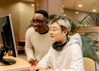 how to manage money as a student