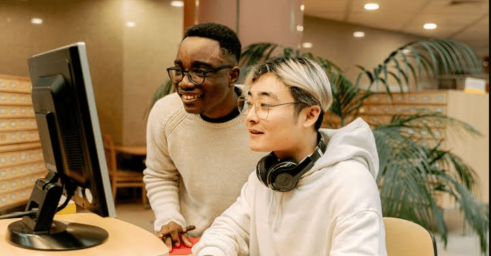 how to manage money as a student