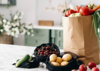 Best ways to reduce monthly household expenses