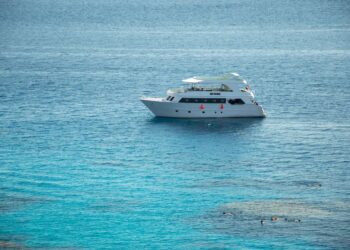 luxury yacht charter