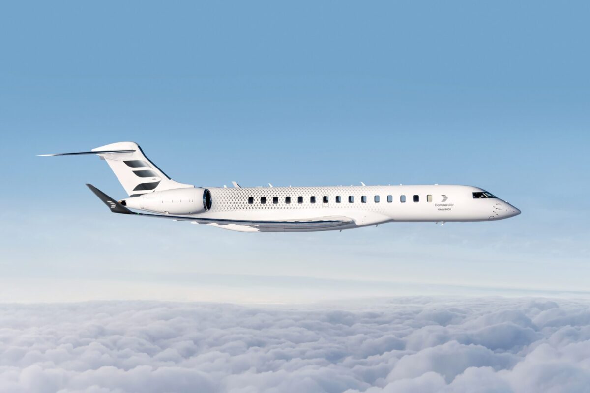 Inflight Bombardier Global 8000_clouds