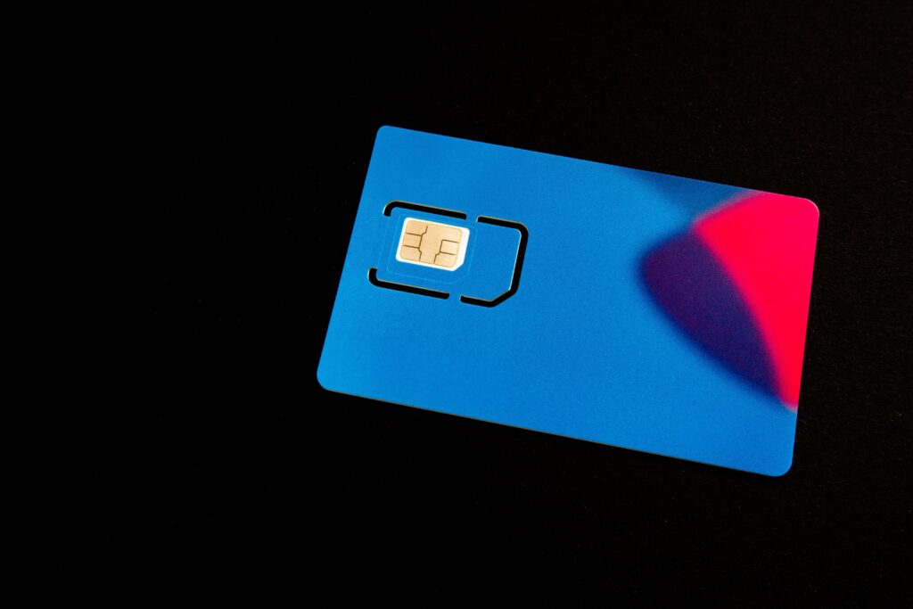 Giga vs Singtel hi: Which Mobile Plan Actually Makes Sense for Your Daily Data Needs?