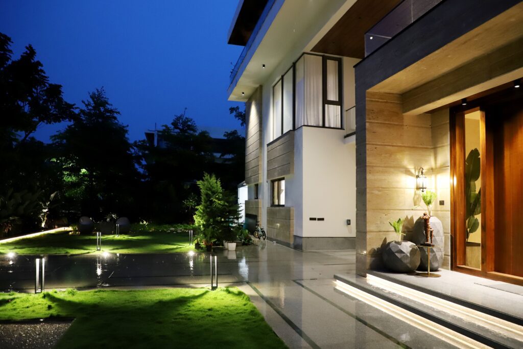 Designing a Luxury Home Around a Maine Coon