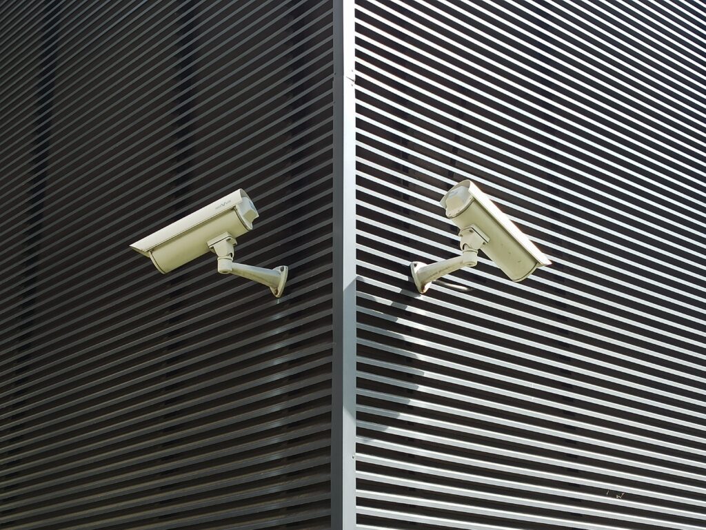 Inside the New Era of Luxury Home Security: AI Surveillance, Smart Cameras, and Estate Protection